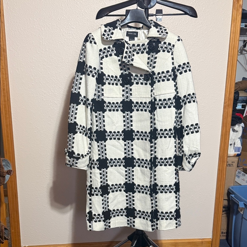 Focus‎ 2000 Black and Cream Textured Jacket